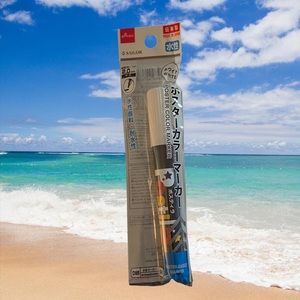 Pastila Poster Marker (same one Johnny Depp uses to doodle in court)